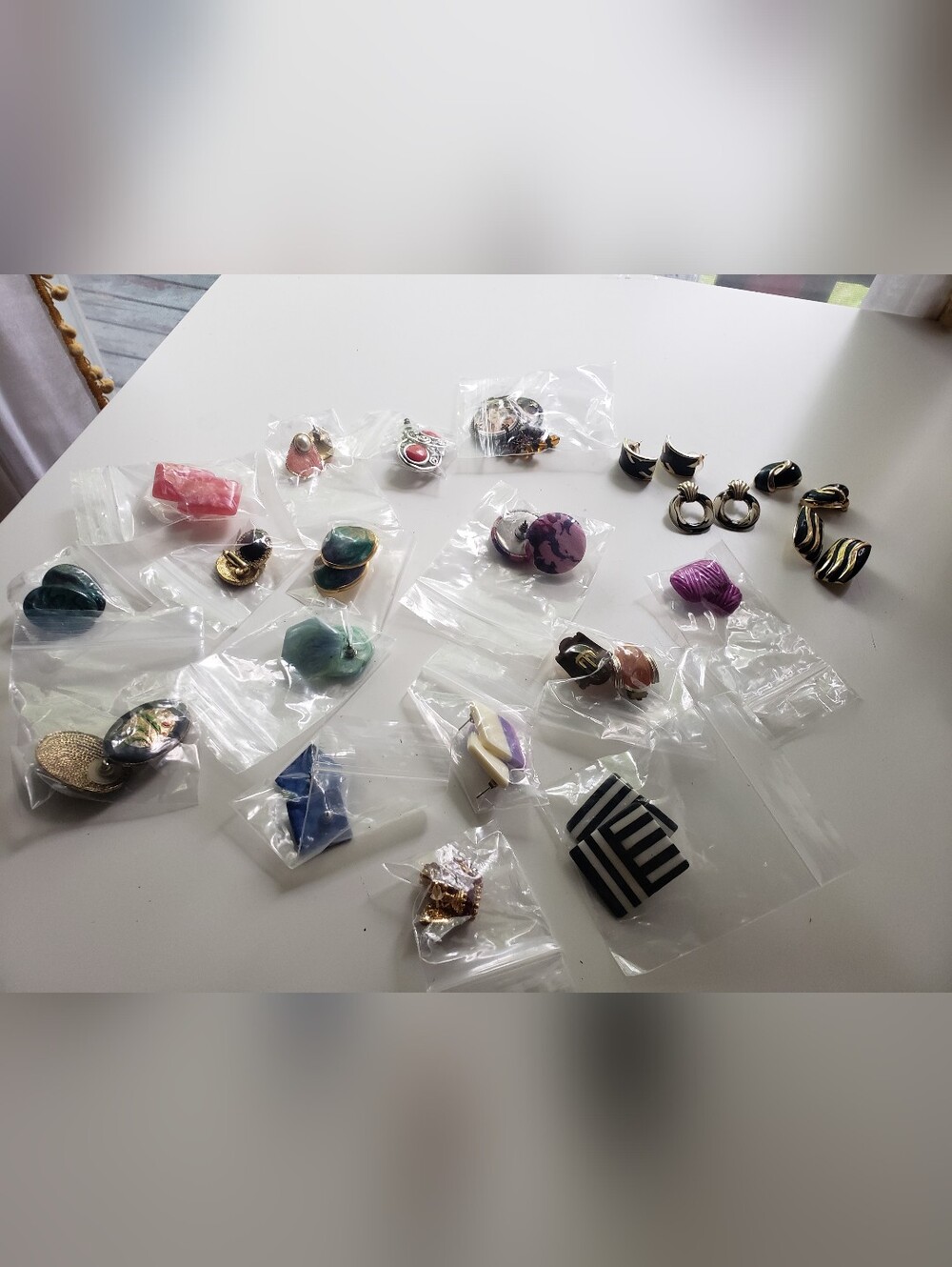 Vintage 20 Pc Assorted Women's Earrings  Multicolor